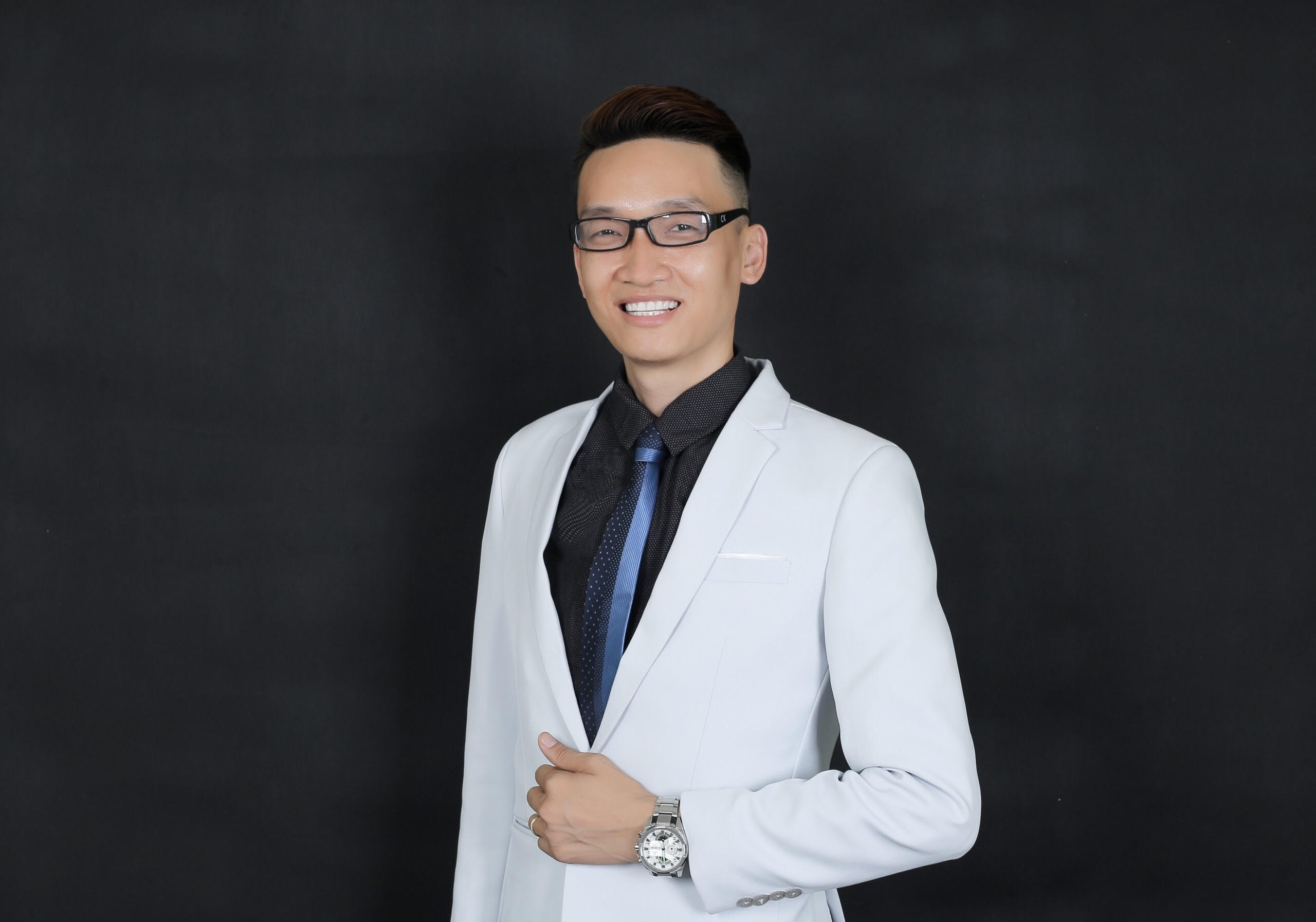 NHẠC SĨ NGUYỄN ĐÌNH HÙNG – ĐẠI HỌC VĂN HÓA LÀ “NGÔI NHÀ” CỦA TÔI