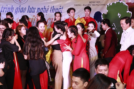 “Câu chuyện của những chiếc giày” và những điều đọng lại