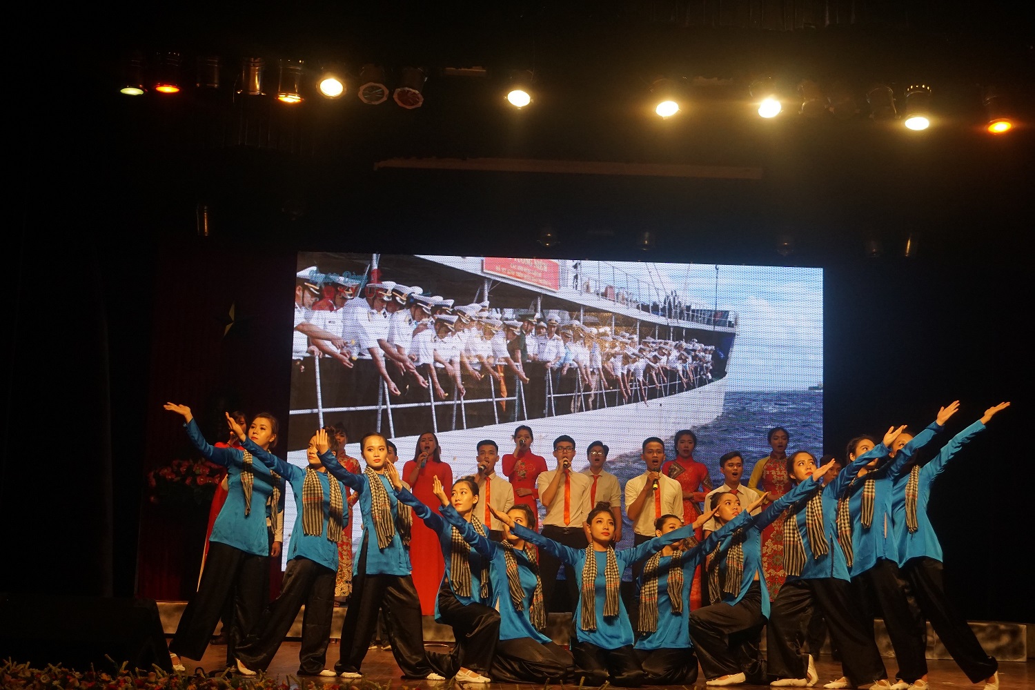 CHUYÊN NGÀNH: TỔ CHỨC HOẠT ĐỘNG VĂN HÓA NGHỆ THUẬT