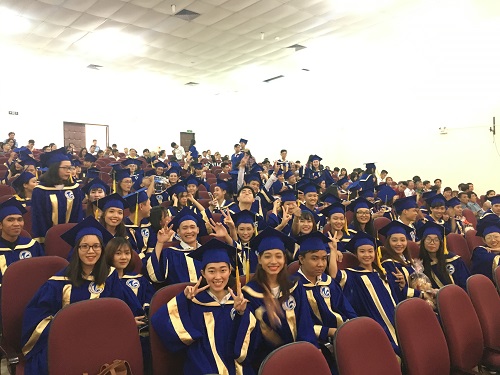 Lễ Tốt nghiệp của sinh viên khoa Quản lý Văn hóa, Nghệ thuật:  Tôi thấy nụ cười và cả nước mắt