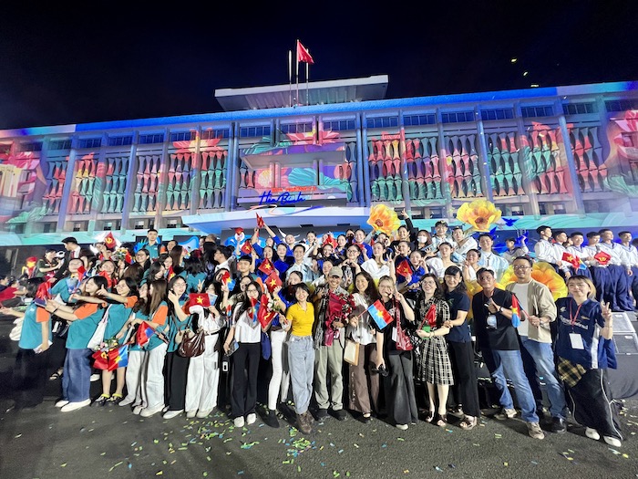 “Bản trường ca hoà bình” – Khi thầy cô và sinh viên Trường Đại học Văn hoá TP. HCM hướng đến 50 năm ngày Giải phóng miền Nam thống nhất đất nước