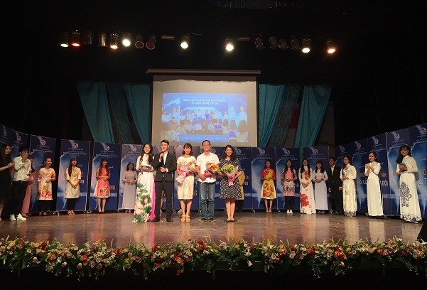 “ÉN VÀNG” CHO SINH VIÊN VĂN HÓA