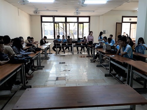 Sinh viên Khoa Quản lý văn hóa, nghệ thuật Rèn luyện ý thức xây dựng lớp học xanh-sạch-đẹp